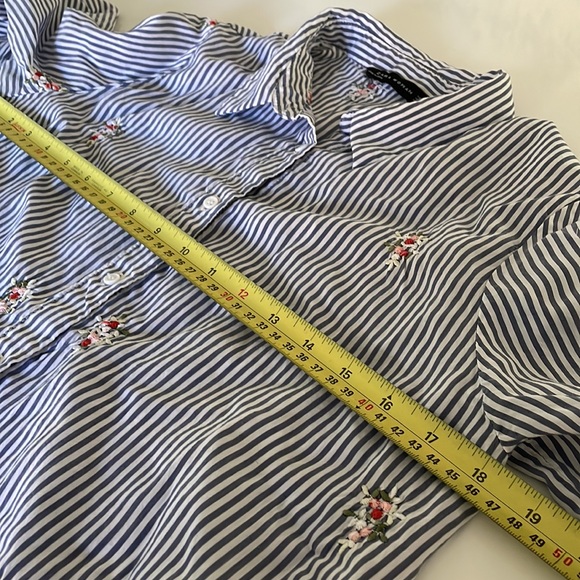 M Zara Women Blue/White Striped Long Sleeve Button Shirt w/ Floral Embroidery - Picture 9 of 9